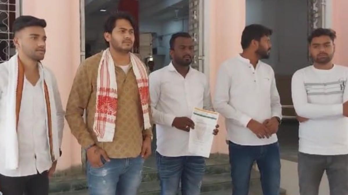 NSUI कार्यकर्ताओं को अपराधी बताते हुए 25 हजार का बॉन्ड भरने का आदेश: कलेक्टर को सौंपा ज्ञापन, Notice को बताया तुगलकी फरमान