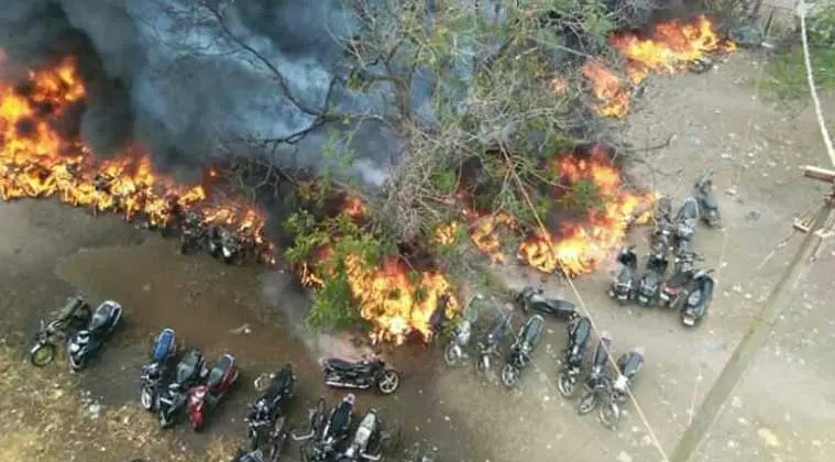 रायपुर रेलवे स्टेशन की पार्किंग में कभी भी लग सकती है बड़ी आग… लेकिन रेलवे अधिकारियों को रिर्टन में चाहिए शिकायत, देखें Video