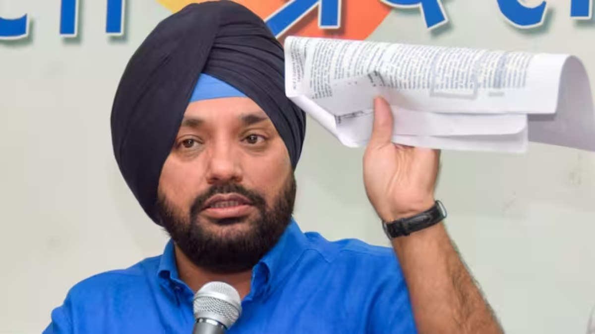 BJP में शामिल होंगे अरविंदर सिंह लवली? प्रदेश अध्यक्ष पद छोड़ने के बाद अरविंदर की पहली प्रतिक्रिया, जानें क्या कहा?, इधर लवली से मिलने पहुंचे आसिफ मोहम्मद के साथ धक्का-मुक्की