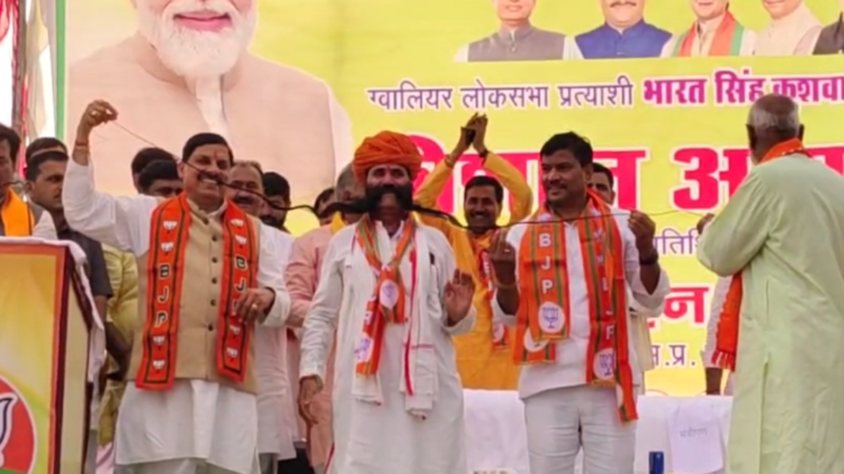 मूछें हों तो…इनके जैसी वरना न हो, जानिए CM मोहन ने आखिर चुनावी सभा मे किसकी मूंछ पकड़ ली