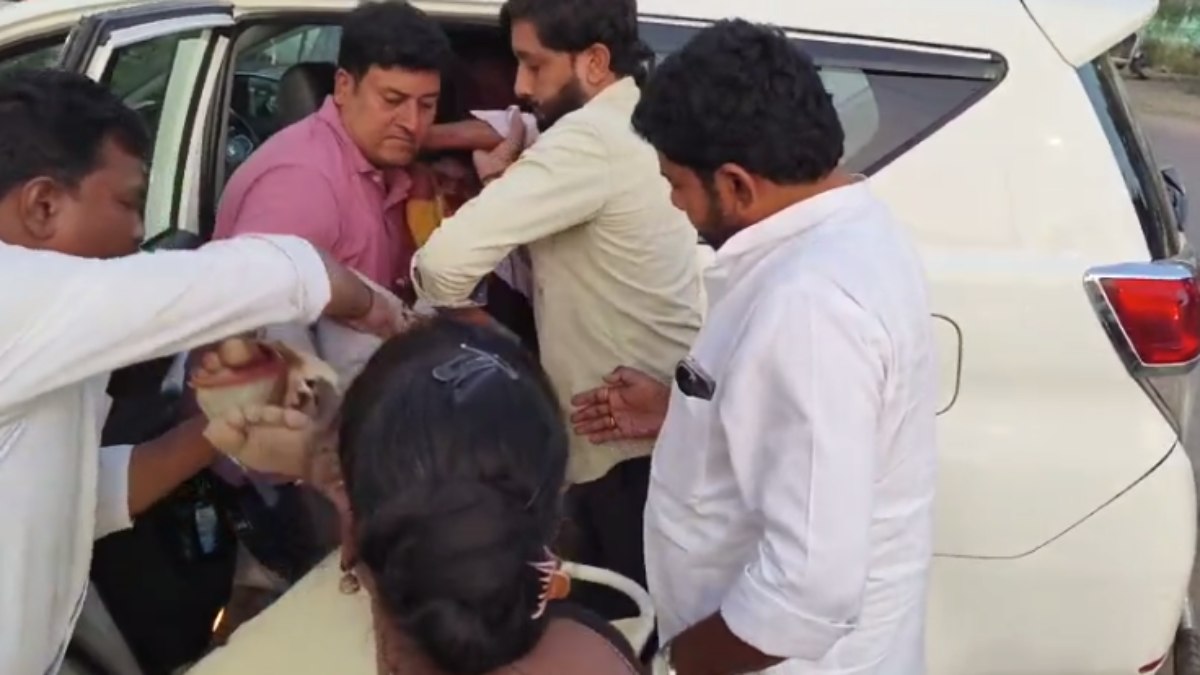 बीजेपी नेता ने पेश की मानवता की मिसाल, सड़क हादसे में घायल लोगों को लेकर पहुंचे अस्पताल  