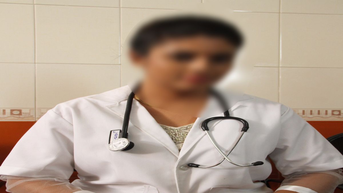 Salary के बदले Sex की डिमांड: सिविल सर्जन पर नर्सों ने लगाए गंभीर आरोप, कहा- अश्लील काम नहीं किया तो रोका 4 महीने का वेतन