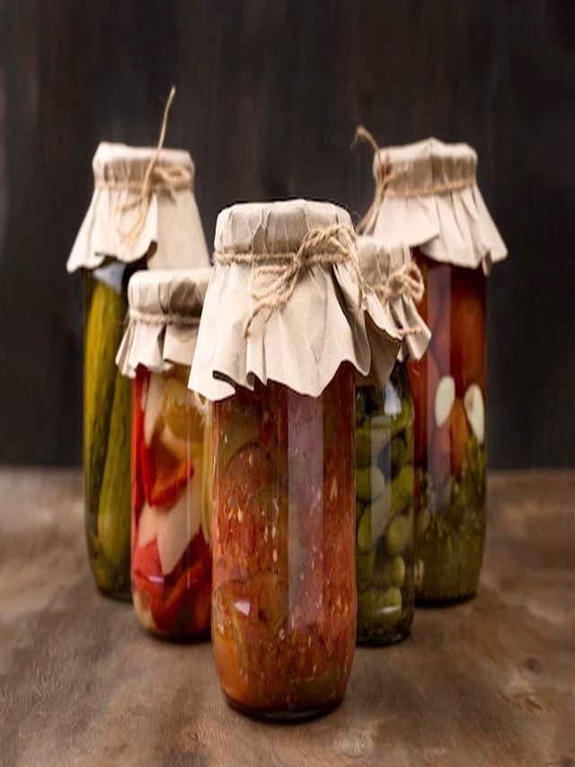 अचार को ज्यादा समय तक सुरक्षित रखने के लिए अपनाएं ये टिप्स