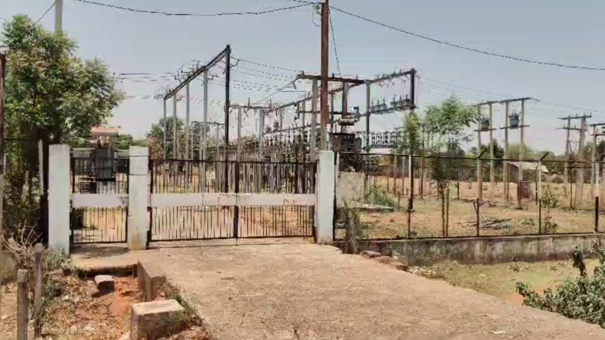 Katni में गर्मी फुल…बिजली गुल…चिलचिलाती धूप में 2 दर्जन गावों में लो वोल्टेज की समस्या, विभाग नहीं दे रहा ध्यान