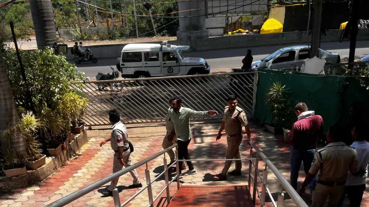 PM Modi के MP दौरे से पहले पुलिस की बड़ी कार्रवाई, NSUI नेता को किया नजरबंद, जानिए वजह