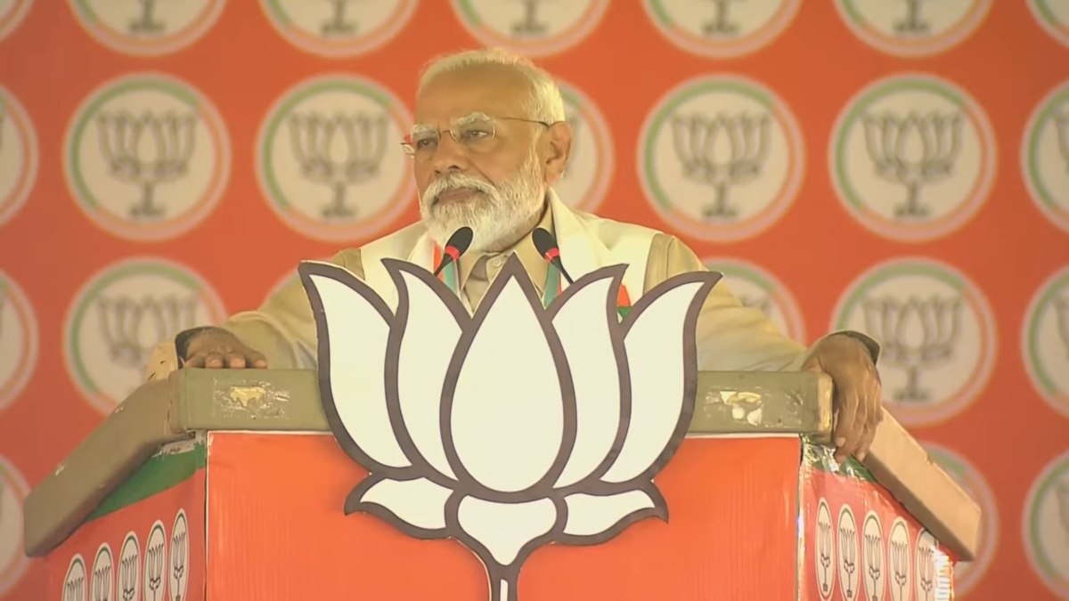 PM Modi Balaghat Visit LIVE: ‘मोदी गीदड़ भभकियों से डरने वाला नहीं…मोदी भक्त है महाकाल का’, बालाघाट में विपक्षियों पर बरसे प्रधानमंत्री