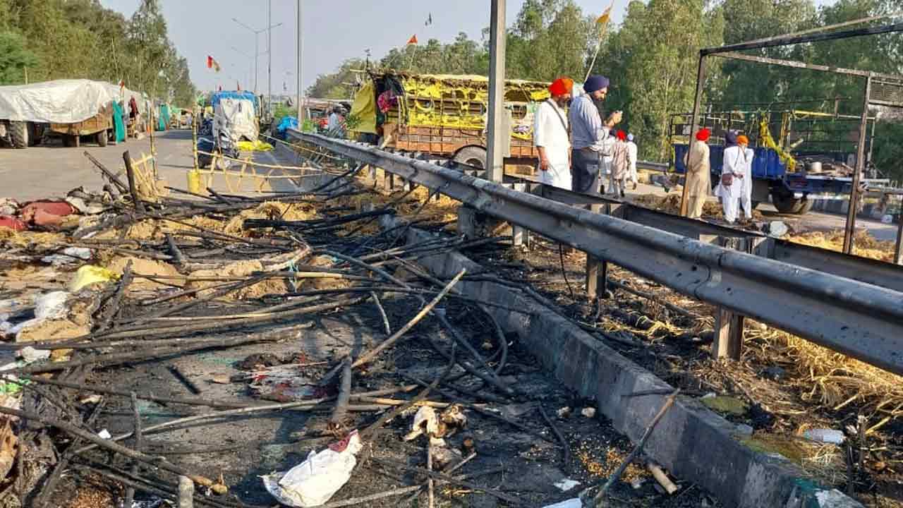 तंबू में आग लगने से किसानों में बढ़ा रोष, 17 अप्रैल को रोकेंगे ट्रेन