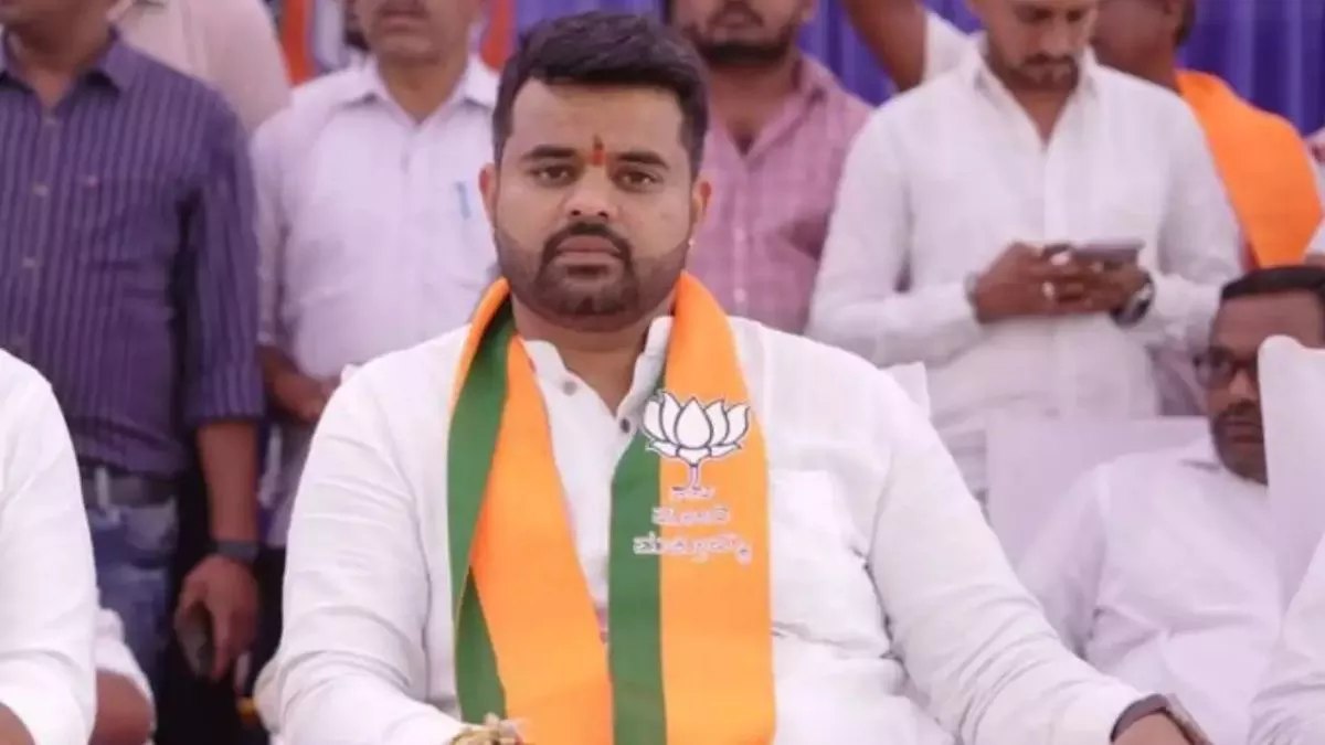 Prajwal Revanna sex scandal Case: पूर्व प्रधानमंत्री  देवगौड़ा के पोते प्रज्वल JDS से सस्पेंड, SIT कर रही है मामले की जांच