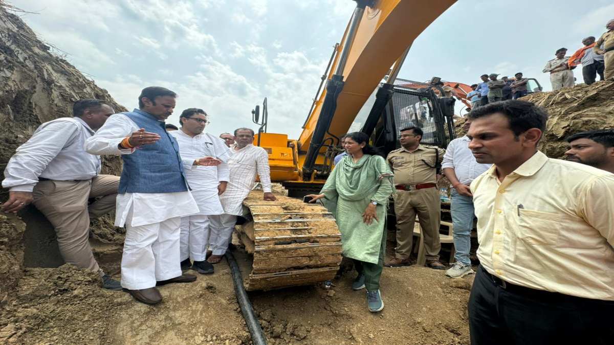 Rewa Borewell Rescue Update: घटनास्थल पर पहुंचे डिप्टी CM, मयंक के पिता से भी मिले राजेंद्र शुक्ला