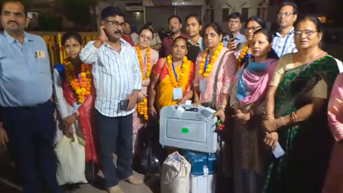 Lok Sabha Election 2024: शहडोल में शांतिपूर्ण तरीके से मतदान संपन्न, मतदान दल के वापस लौटने का सिलसिला जारी, फूल माला से हुआ स्वागत