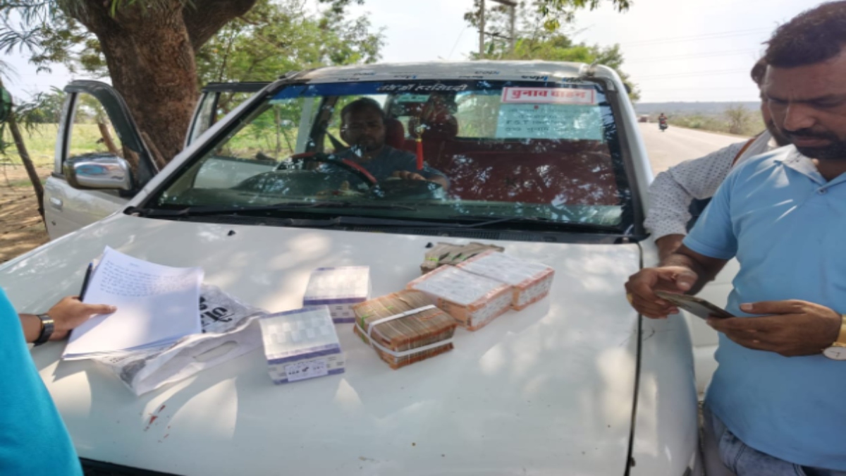 चुनाव से पहले SST की बड़ी कार्रवाई: चेकिंग के दौरान कार से 10 लाख किए जब्त  