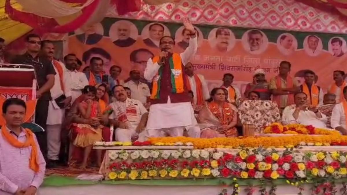 Lok Sabha Election 2024: शिवराज सिंह की सभा में जनता ने कहा- ‘भाई साब, आप मुख्यमंत्री बनोगे’, पूर्व CM ने दिया ऐसा जवाब कि हंस पड़े लोग