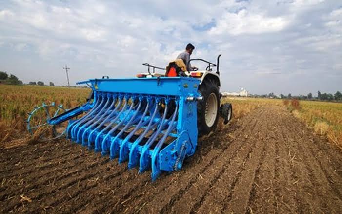 दम घोटू धुएं को उपजाऊ खाद में बदल देती है Super Seeder, एक साथ 4-5 काम करती हैं ये मशीन