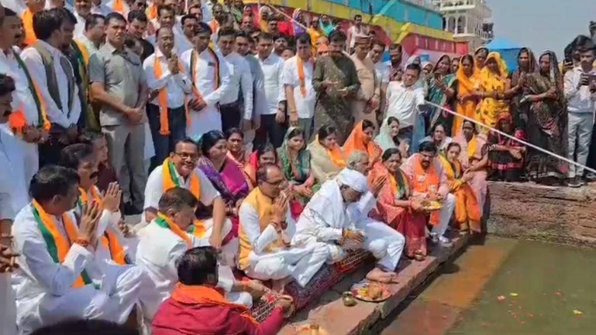 नर्मदापुरम पहुंचे शिवराज सिंह: BJP प्रत्याशी के पक्ष में की जनसभा, कहा-रिकॉर्ड वोट से जीतेगी भाजपा