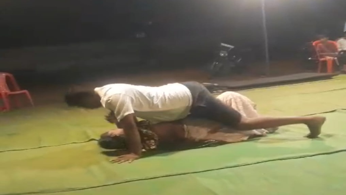 धार्मिक कार्यक्रम के बाद अश्लील डांस का वीडियो वायरल: बिना परमिशन के हुआ आयोजन
