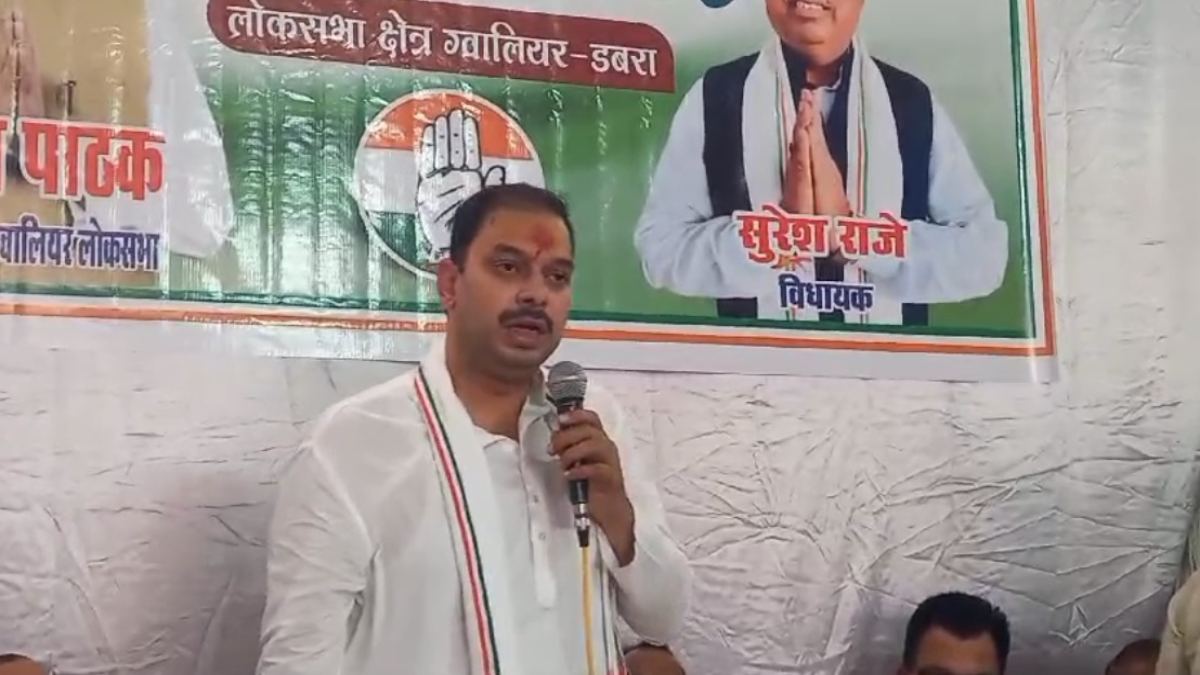 EVM मशीन में नहीं कोई गड़बड़ी! कांग्रेस प्रत्याशी ने भरी सभा में कह डाली ये बात, कुछ ही देर में बयान से पलटे