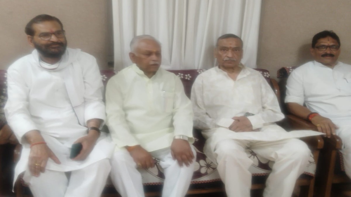 कांग्रेस को फिर झटकाः भोपाल के पूर्व महापौर और पार्षद  बीजेपी में शामिल, सुरेश पचौरी के नेतृत्व में हुए शामिल