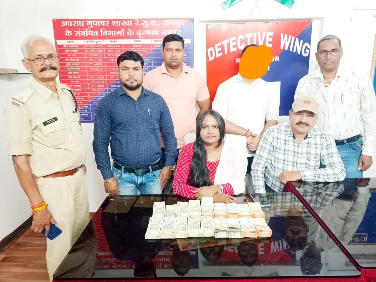 Raipur News: रायपुर रेलवे स्टेशन में यात्री के बैग से मिला 6.84 लाख कैश, CIB की कार्रवाई