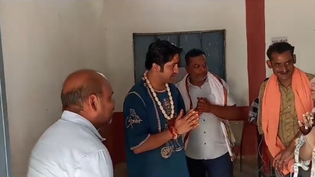 Lok Sabha Election 2024 Phase 2 Voting Updates:  पं. धीरेंद्र शास्त्री ने किया मतदान, बागेश्वर वाले बाबा को ऐसी चाहिए सरकार!