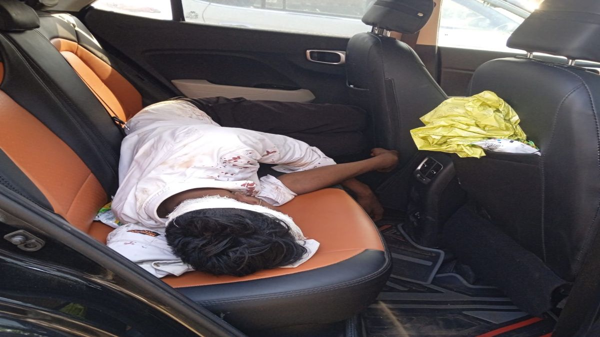 तलवार से जानलेवा हमलाः घायल युवक परिवार के साथ कार से माता मंदिर मेला गया था, आरोपी फरार