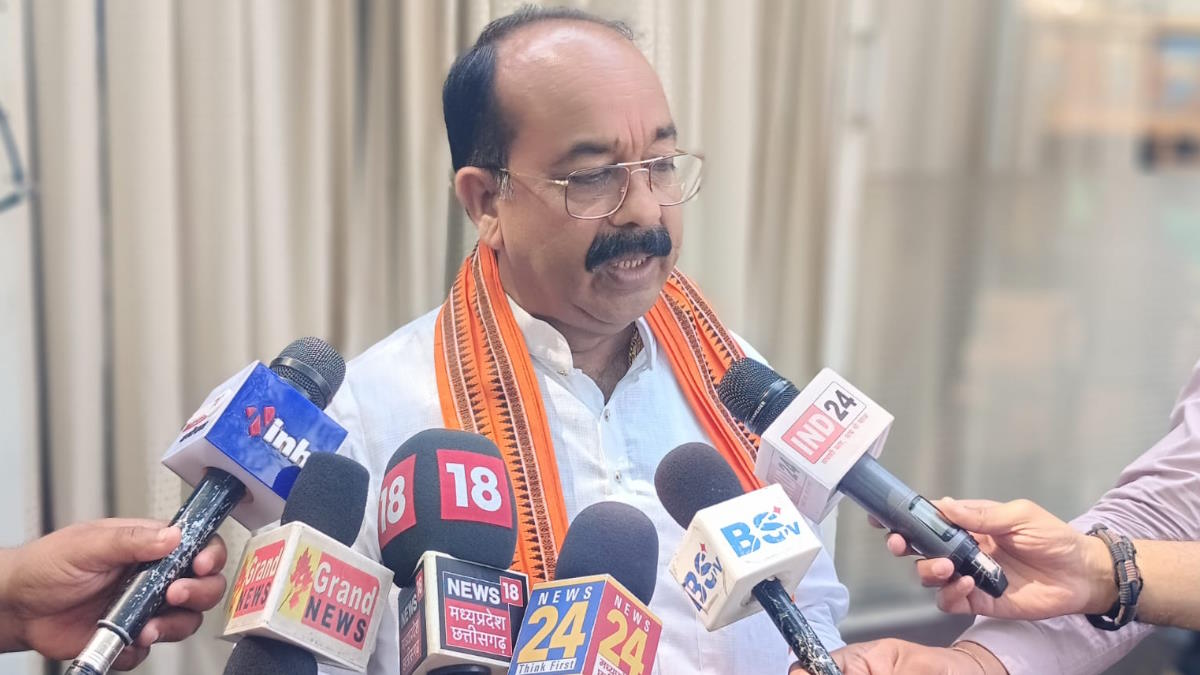 डिप्टी सीएम साव ने डायरिया और गौ हत्या मामले में विपक्ष पर लगाया आरोप, कहा- मौत पर राजनीति करती है कांग्रेस…