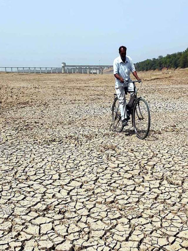 अप्रैल में ही बिहार की 40 नदियां सूखी, 50 फीट नीचे पहुंचा पानी