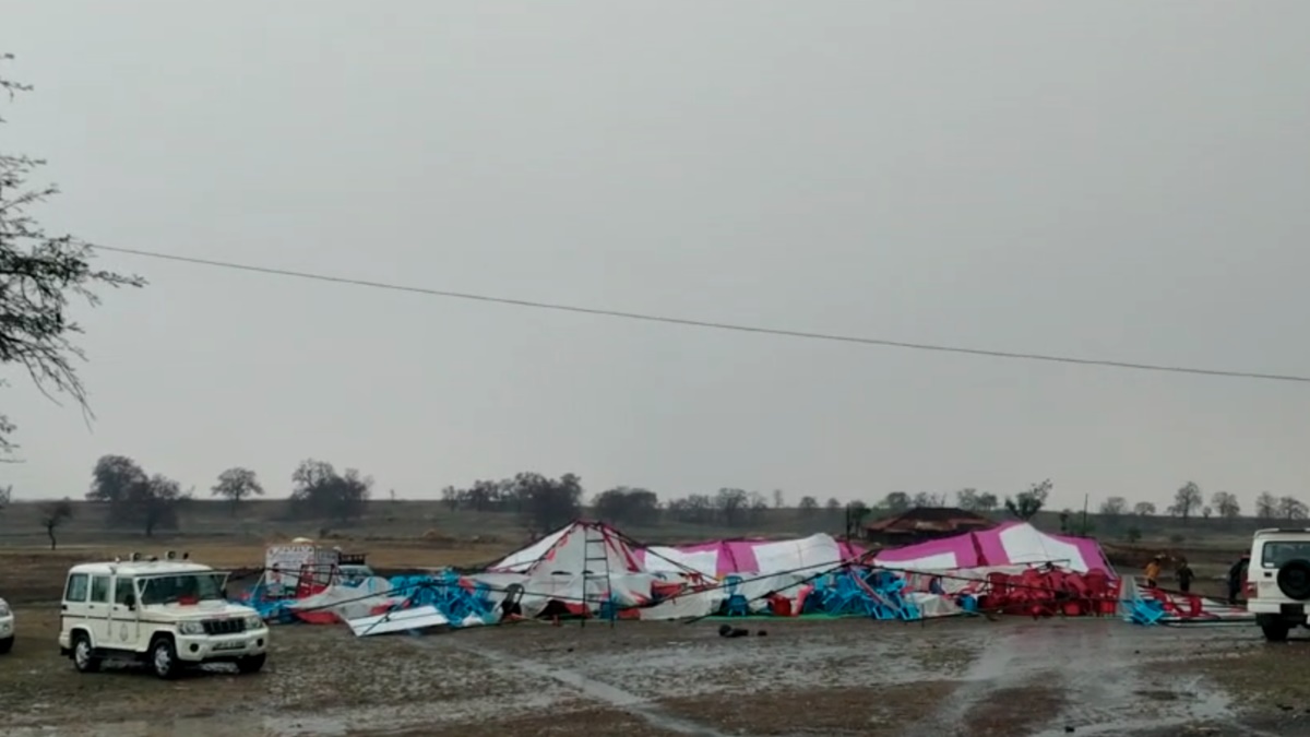 मुख्यमंत्री के सभा स्थल का पंडाल गिरा, हैलीपैड में भरा पानी, रद्द हो सकता है CM मोहन का कार्यक्रम