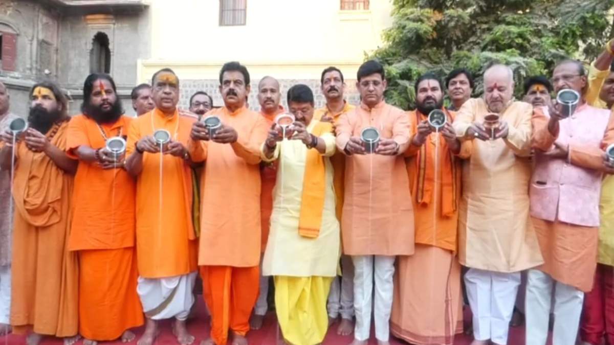 गुड़ी पड़वा कार्यक्रम में शामिल हुए मंत्री विजयवर्गीय: नव वर्ष की दी शुभकामनाएं, राजनीतिक मुद्दों पर चर्चा से किया इनकार