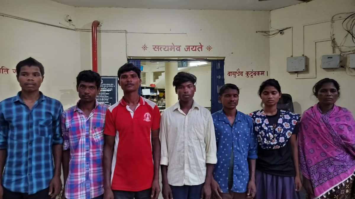 दो महिला समेत 7 माओवादी पकड़े गए, IED-वायर, नक्सल साहित्य बरामद