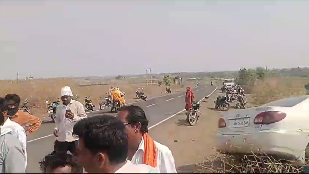 दर्दनाक सड़क हादसे में चार मौतः मृतकों में पति- पत्नी और दो बच्चे शामिल, कार ने बाइक को मारी टक्कर