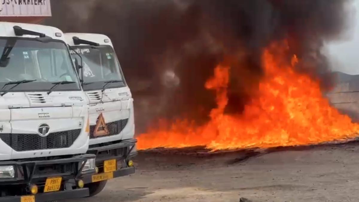 Gwalior Fire News: प्लास्टिक के पाइपों पर गिरा बिजली का तार, आग लगने से मची भगदड़, हाईवे पर लगा लंबा जाम