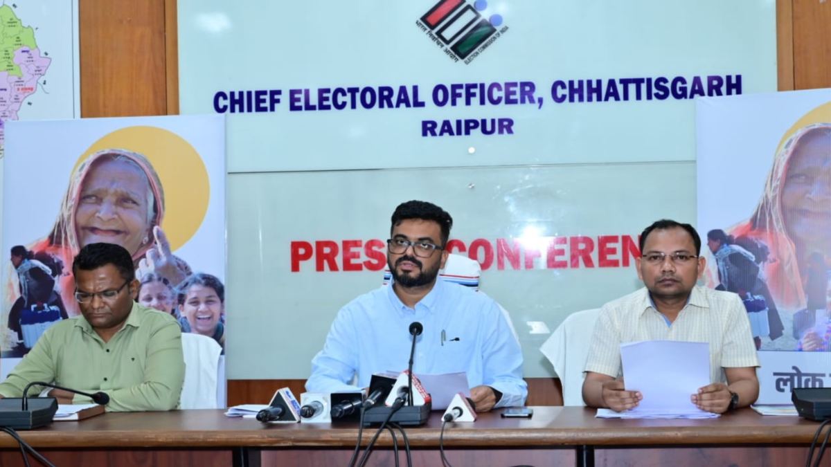 लोकसभा चुनाव 2024 : पहले चरण का मतदान 19 को, कल से रवाना होगी टीमें, बस्तर में मेडिकल इमरजेंसी के लिए 2 एयर एंबुलेंस की तैनाती, अब तक 110 करोड़ जब्त…