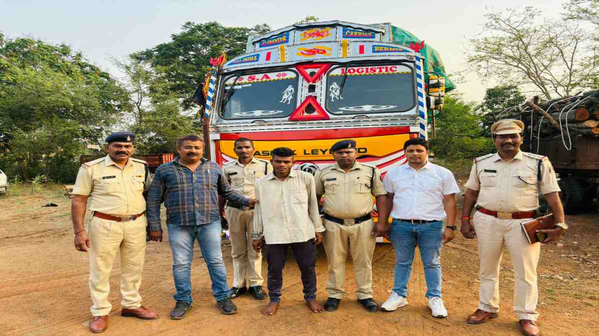 चोर के मंसूबों पर फिरा पानी : ट्रक समेत 8.50 लाख रुपये का धान पार कर भाग रहा था युवक, पुलिस ने ऐसे किया गिरफ्तार