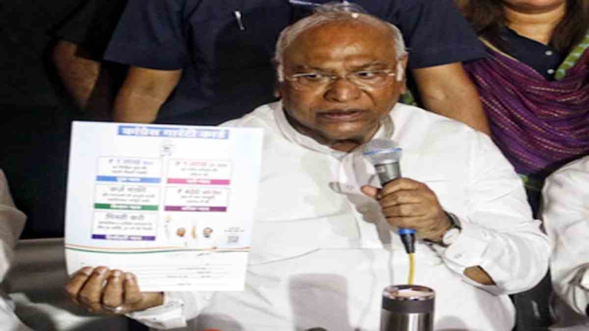 5 ‘न्याय’ और 25 गारंटी वाला होगा कांग्रेस का घोषणा पत्र, कांग्रेसी घर-घर बांटेंगे गारंटी कार्ड, जानिए किसानों, युवाओं और महिलाओं के लिए क्या है खास प्लान…