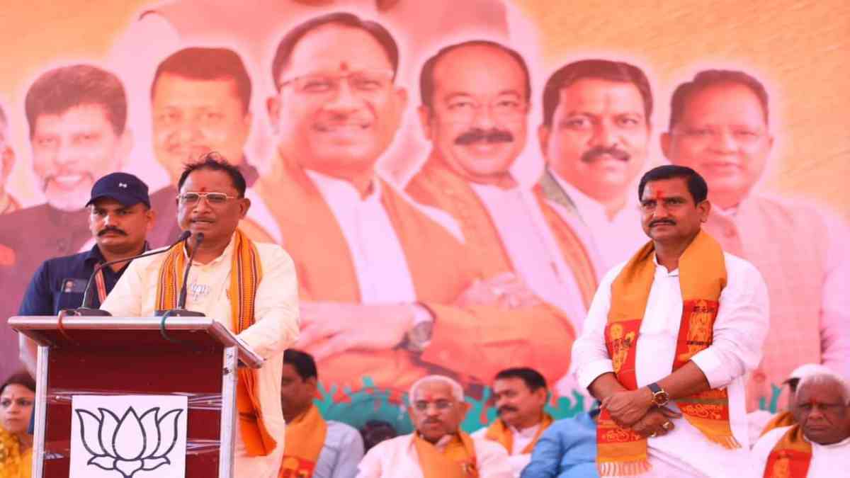 बिलासपुर में गरजे सीएम साय, कहा – हार सामने देखते हुए मोदी पर अमर्यादित बयान दे रहे कांग्रेसी नेता, मुलायम गद्दे में सोने वाले भ्रष्टाचारी आज जेल की खा रहे हवा