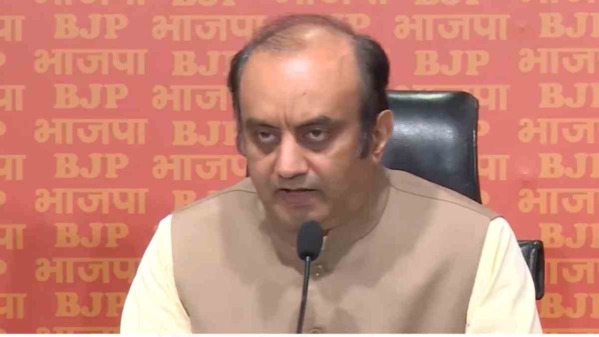 महंत के लाठी चलाने वाले बयान पर भाजपा प्रवक्ता सुधांशु बोले –  कांग्रेसी खो चुके हैं मानसिक संतुलन, मोहब्बत की दुकान से ये कौन-कौन से फरमान निकल रहे…