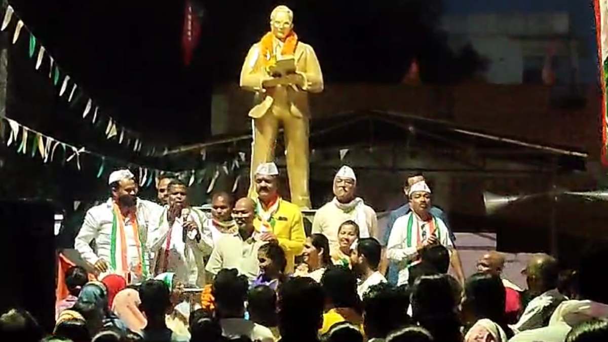 एक बार फिर सुर्खियों में ‘दादी’ : कवासी लखमा ने कहा – कोई पैसा-शराब देने आए तो घर में रखना और 4 जून को पीकर सड़क में नाचना…, देखें VIDEO…