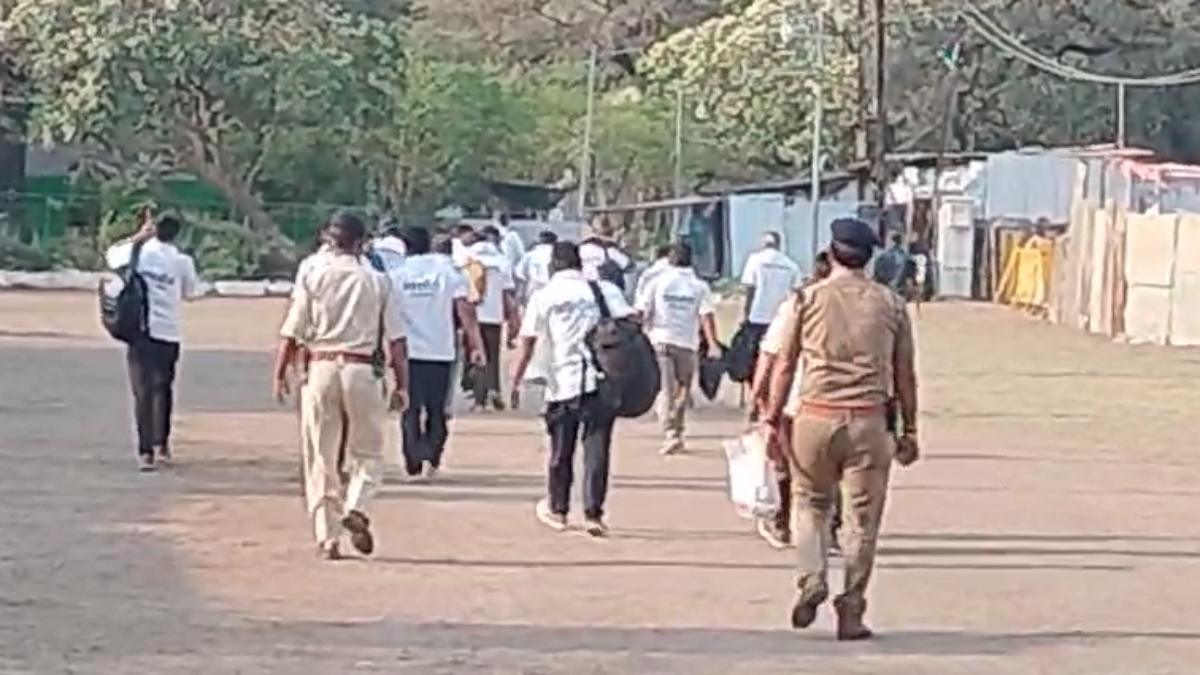 Dhar Bhojshala Survey: 18 सदस्यों के साथ सर्वे के लिए पहुंची ASI की टीम, आज जांच के लिए GPS मशीन के साथ आ सकते हैं साइंटिस्ट