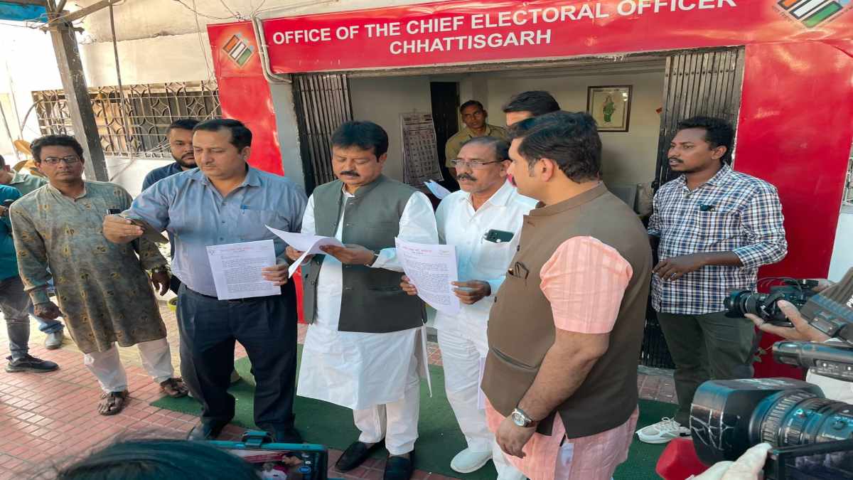 Lok Sabha Election 2024 : बस्तर कांग्रेस प्रत्याशी कवासी लखमा पर आचार संहिता के उल्लंघन का आरोप, BJP ने की चुनाव आयोग से शिकायत