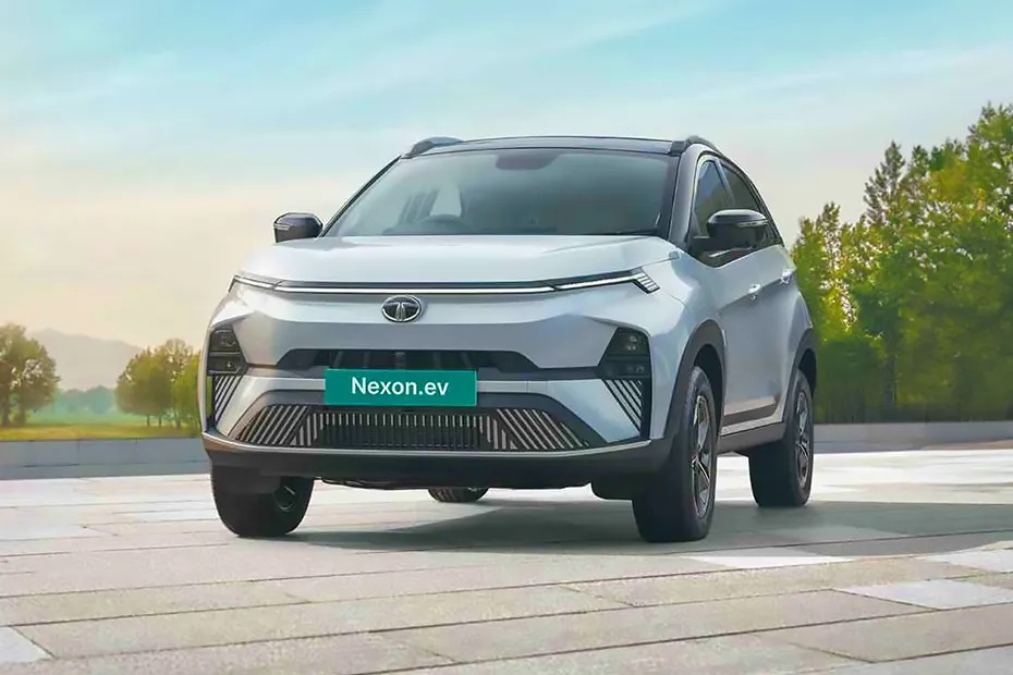 टाटा नेक्सन EV पर मिला रहा इतना डिस्काउंट