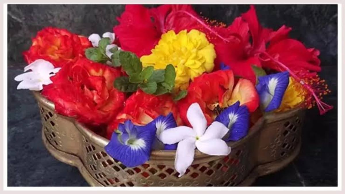 भगवान को फूल चढ़ाने के भी हैं कुछ नियम, यहां जाने कैसा फूल करें अर्पित…