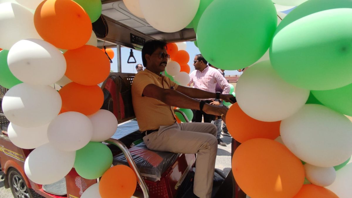 Lok Sabha Election 2024 : 150 से ज्यादा ऑटो चालकों के साथ कलेक्टर ने निकाली मतदाता जागरूकता रैली, मतदान करने दिलाई शपथ