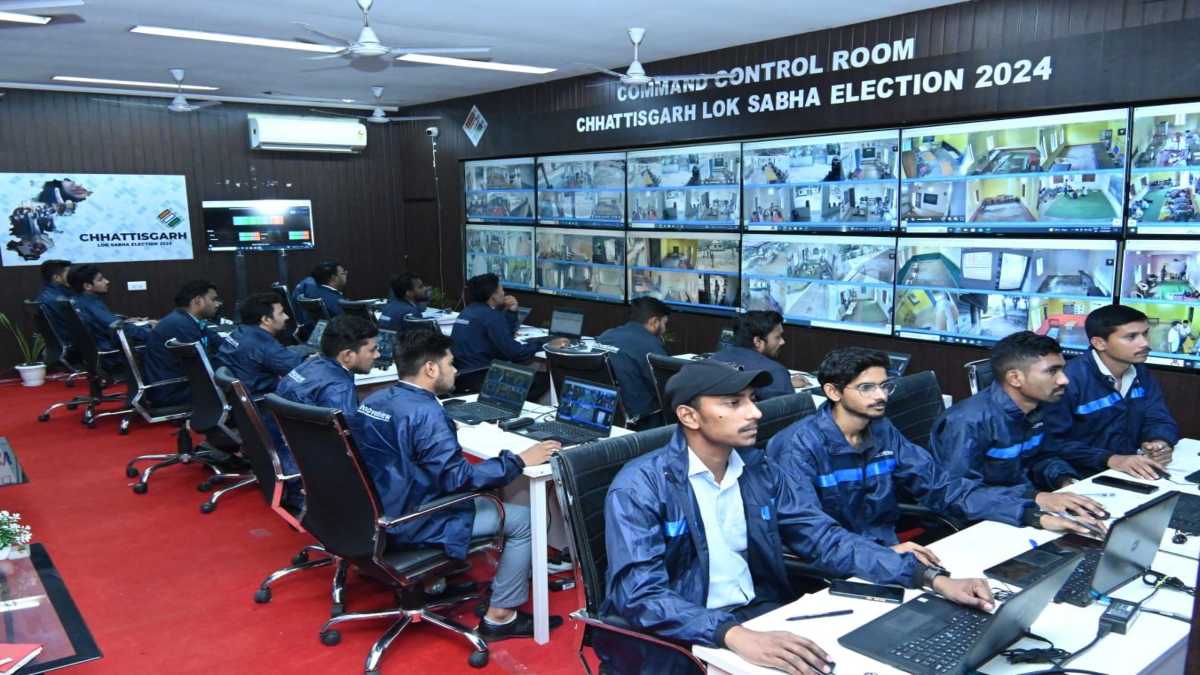 Lok Sabha Election 2024 : नक्सलगढ़ बस्तर में वोटिंग जारी, मतदान केंद्रों की रखी जा रही लाइव निगरानी