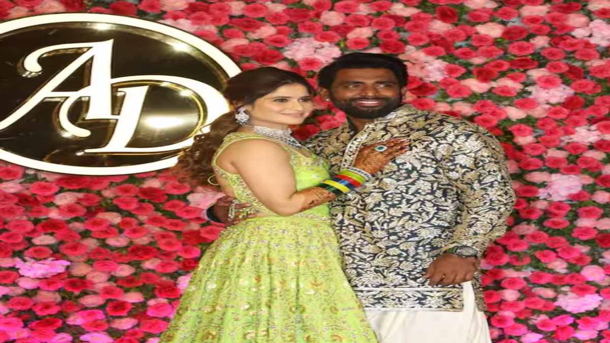 Aarti Singh और Deepak Chauhan के संगीत फंक्शन में सितारों ने बिखेरा जलवा, बनठन कर पहुंचे सिलेब्स …