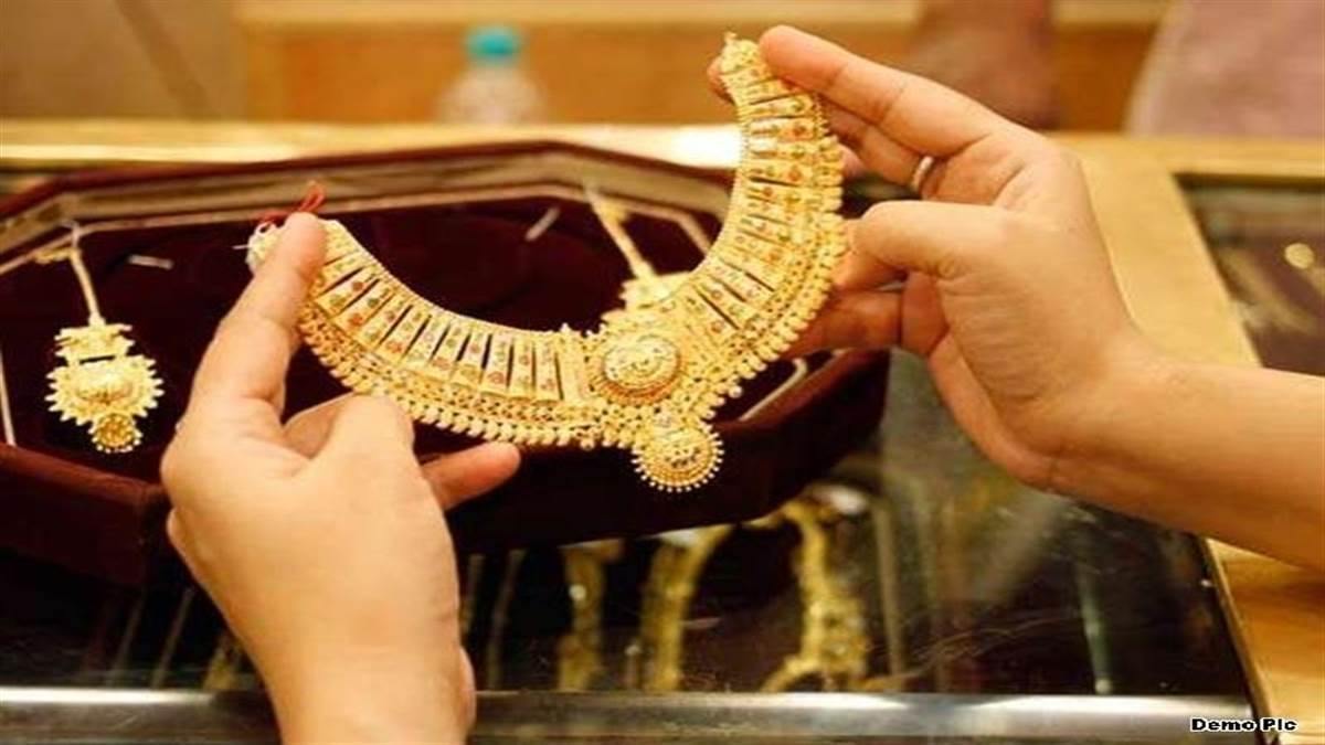 Sona Chandi Ka Bhav : सोने-चांदी की कीमतों में गिरावट, जानिए महानगरों में क्या है गोल्ड-सिल्वर का ताजा रेट