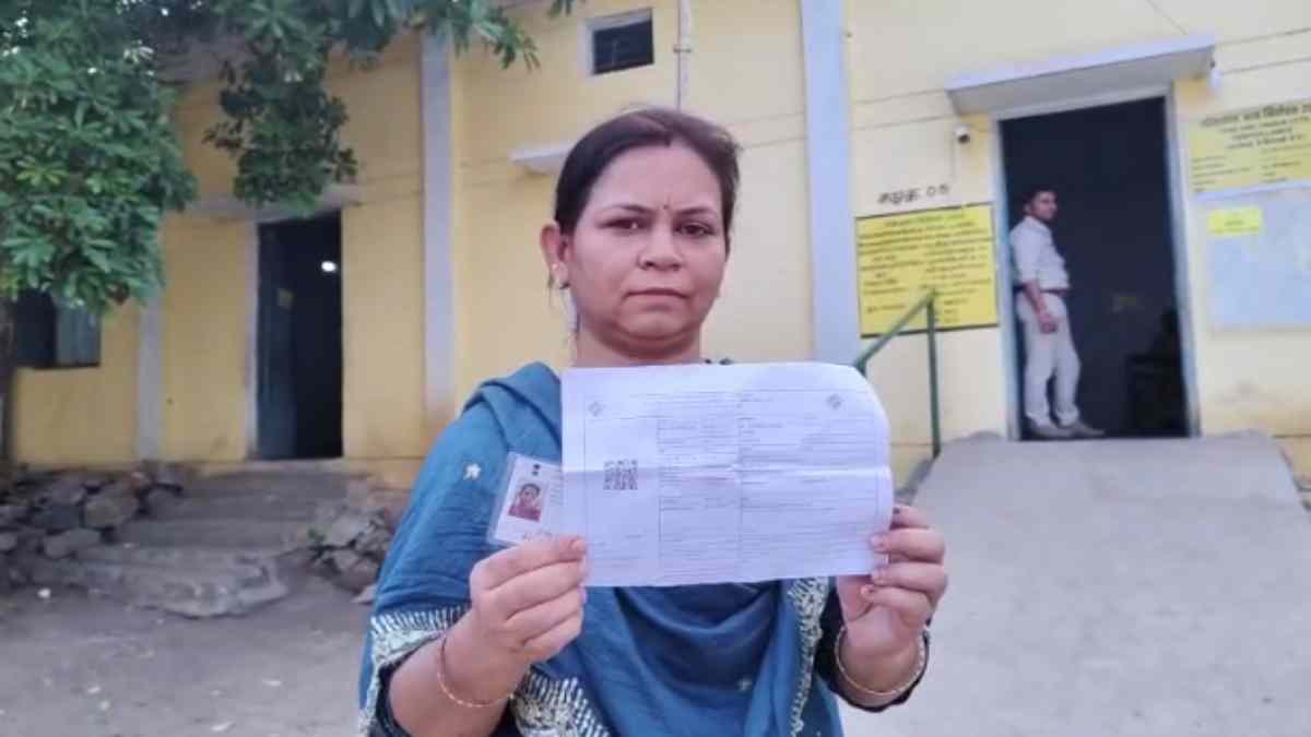 लोकसभा चुनाव 2024 : फर्जी वोटिंग से बूथ पर हंगामा, पीठासीन अधिकारी ने निविदक मत पत्र से कराया मतदान