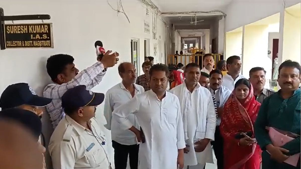 बड़ी खबरः I.N.D.I. गठबंधन को MP में बड़ा झटका, खजुराहो सपा प्रत्याशी मीरा यादव का फॉर्म निरस्त, BJP बोली- गठबंधन नहीं ठगबंधन, पति ने कहा HC जाएंगे