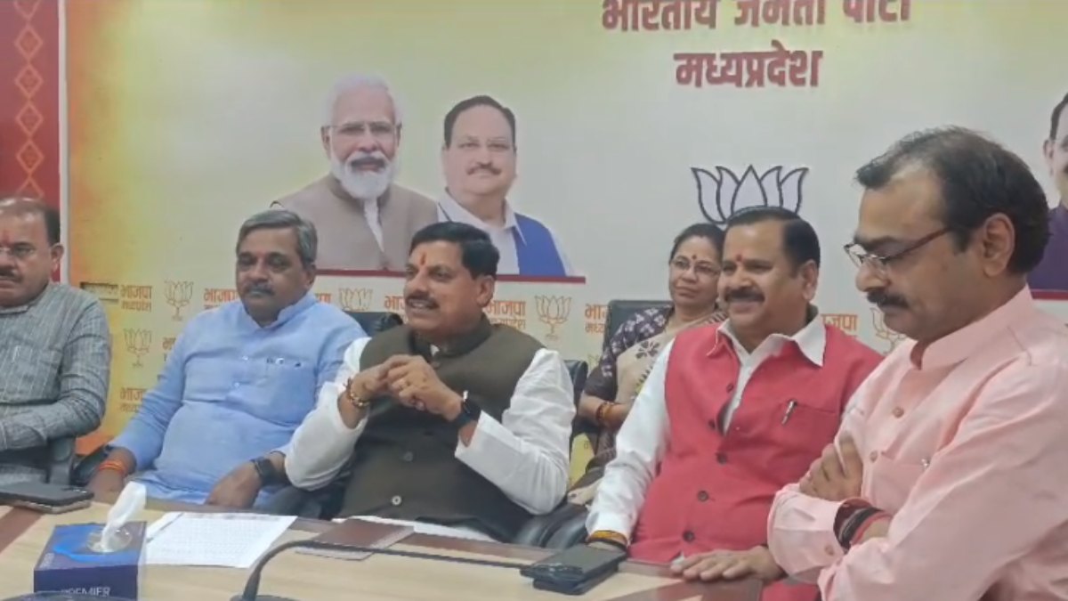 मतदान के बाद CM मोहन की बैठक: रिकॉर्ड जीत का किया दावा, कम वोटिंग को लेकर कही ये बात…
