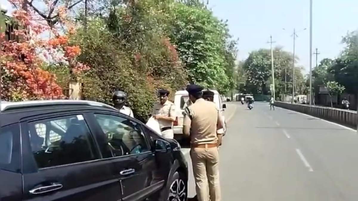 पुलिस और SFT की कार्रवाई: चेकिंग के दौरान CA के पास से 2 लाख जब्त, पेश नहीं कर सका दस्तावेज