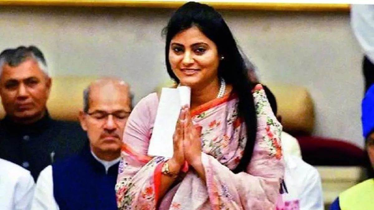 UP By-Election 2024 : अनुप्रिया पटेल ने इस सीट पर की दोवेदारी पेश, क्या अब BJP की बढ़ेगी टेंशन?